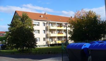 Erstbezug nach Sanierung! Freundliche 3-Raum-Wohnung mit Balkon zu vermieten! 